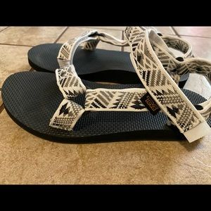 Women’s Teva Sandals Size 8